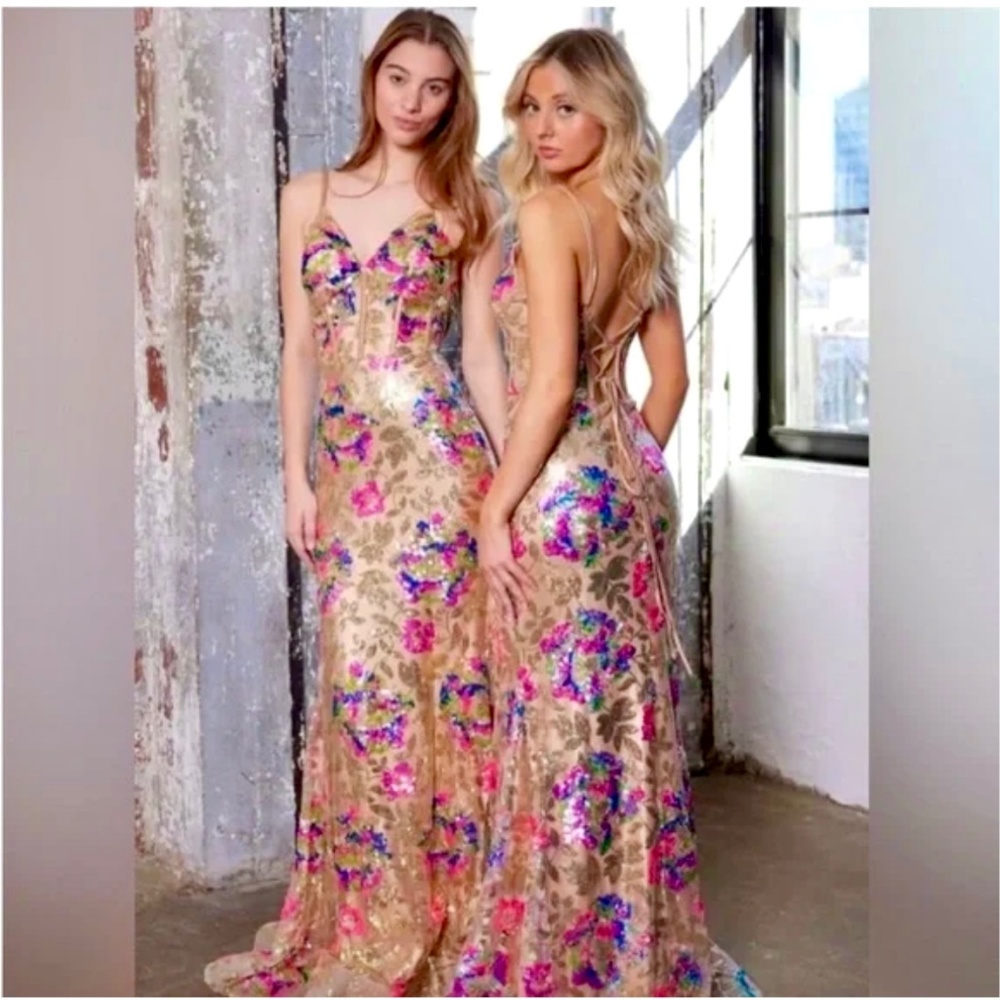 NWT Gold Sequin Dear Moon Prom dress size 7